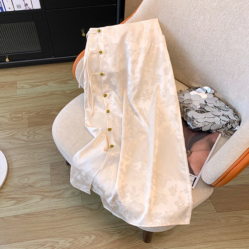 新中式缎面开叉复古提花盘扣半身裙女春季国风a字直筒包臀中长裙