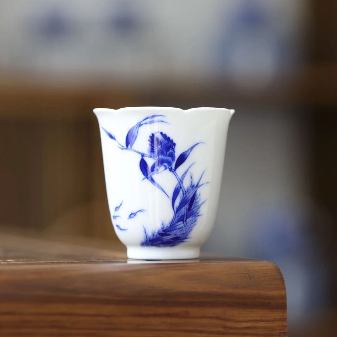 小桥窑青花单翠花口闻香杯