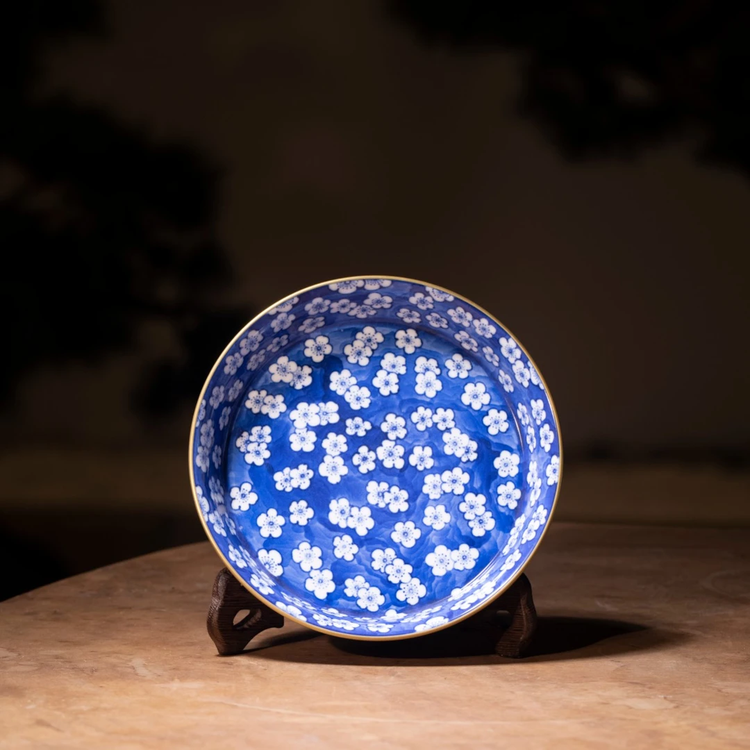 自慢堂--官韵壶承蓝底白梅-小盘纯手工白瓷陶瓷圆形