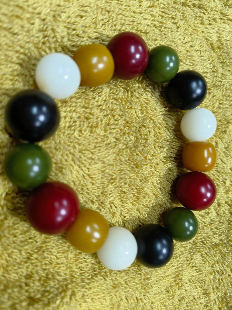 无品牌植草色植物染色五色菩提珠手串