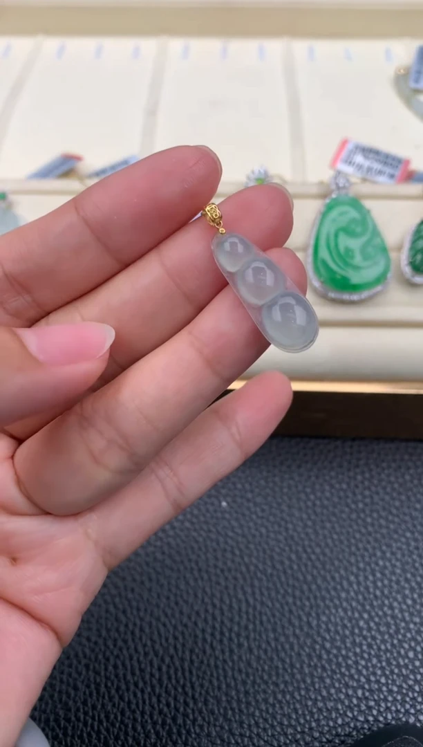 【闪购商品】翡翠颈饰18K金镶嵌D813