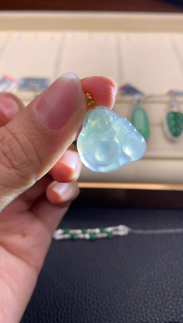 【闪购商品】翡翠颈饰18K金镶嵌D769