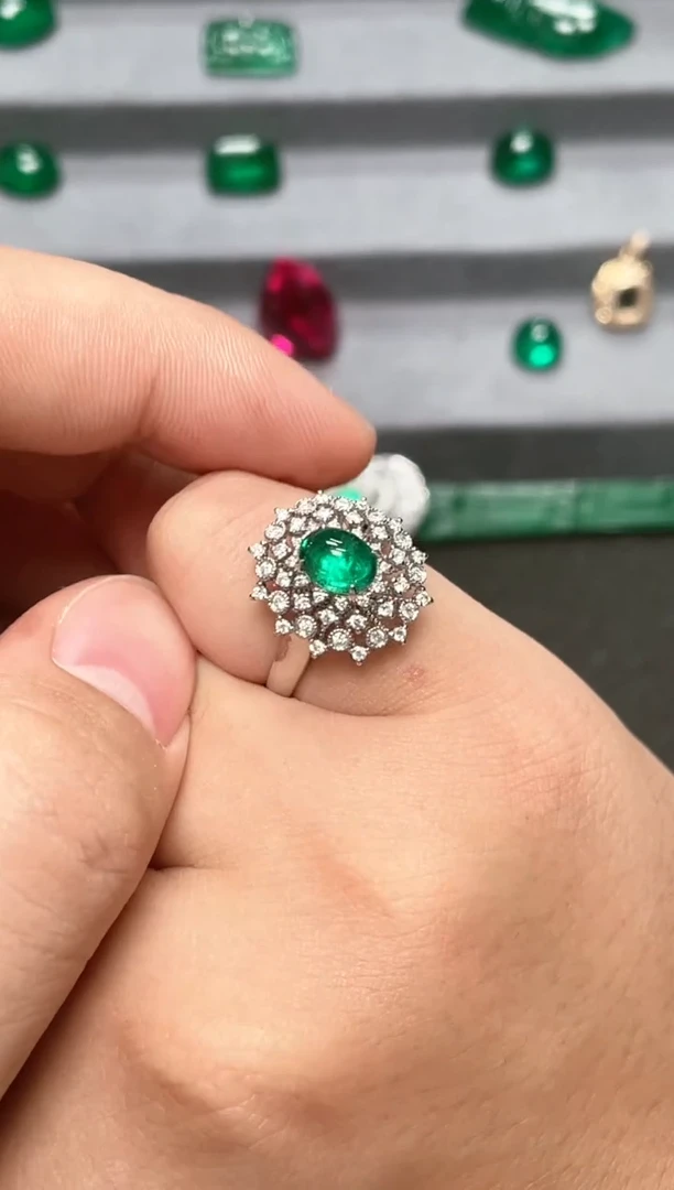 【闪购商品】祖母绿戒指18K金镶嵌1.45克拉祖母绿