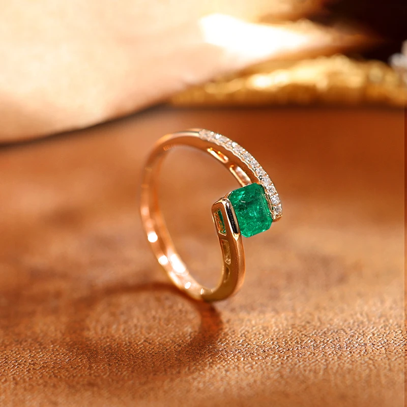18K金天然祖母绿戒指镶嵌钻石简约轻奢时尚贵宝彩宝气质日常经典