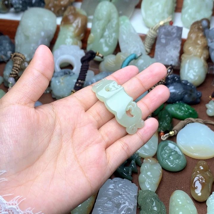 和田玉挂件未镶嵌