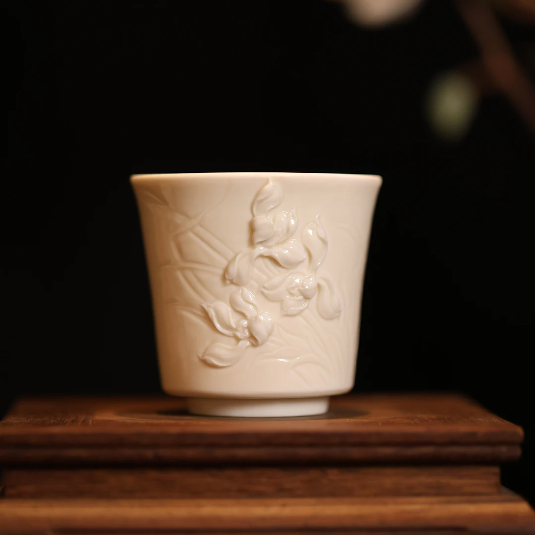 大宋定窑—国大师高英坡原创纯手工雕花花中君子口径7.3*7高档白瓷