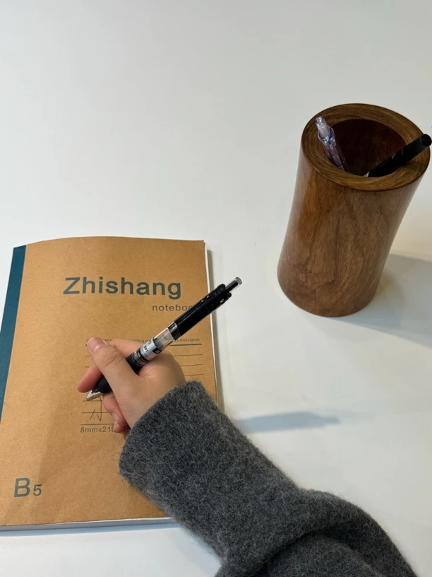 红木 精美木质笔筒 实用 家用 木质 复古办公室中式客厅创意榉木