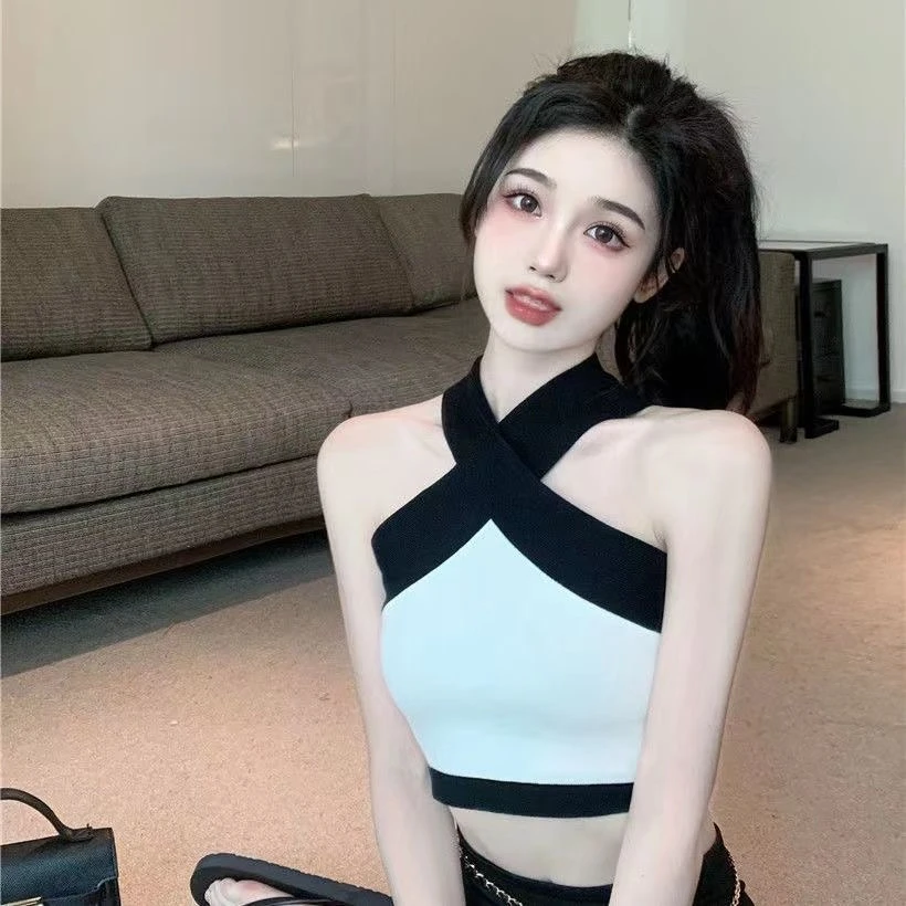 挂脖露肩性感小背心内搭外穿纯欲修身显瘦辣妹短款内搭吊带上衣