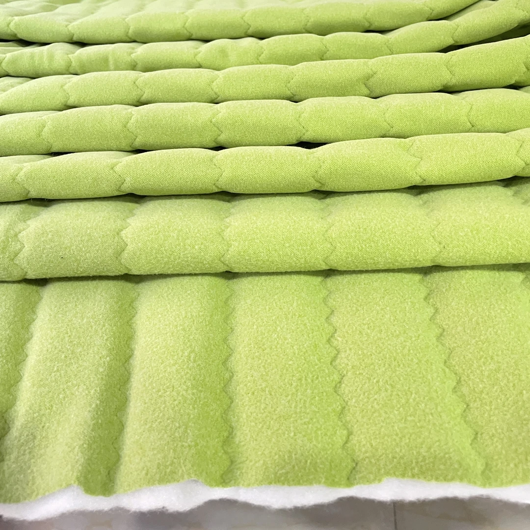 加厚绗棉夹层面料 夹层含11%桑蚕丝