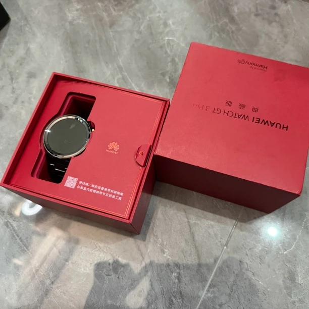 99新 Huawei/华为 GT3 PRO典藏版全套 黑色陶瓷智能手表/1032567