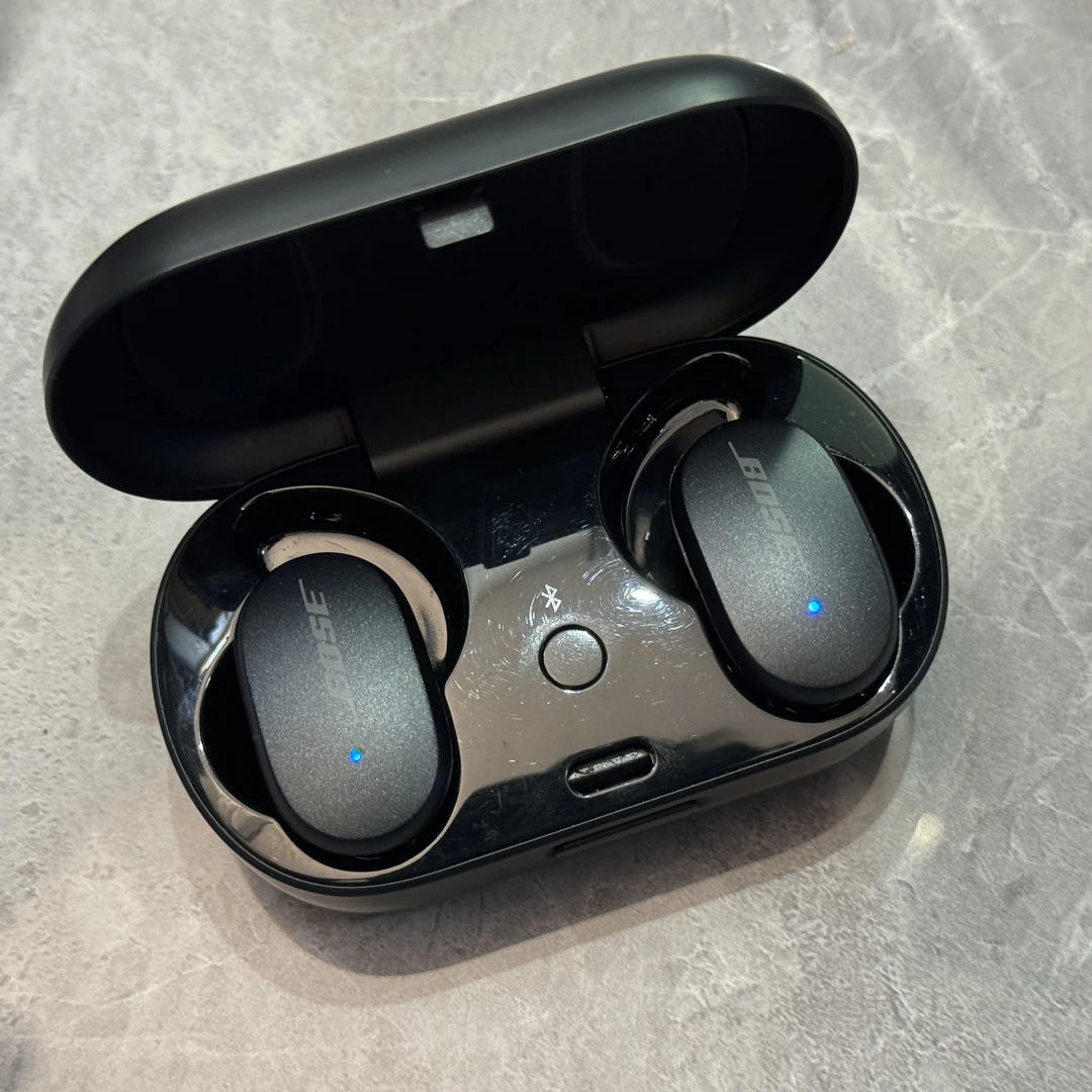 9新  外观差 Bose QC Earbuds单机 黑色蓝牙耳机/1030672