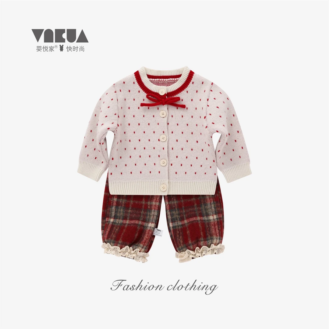 婴悦家洋气时尚长袖小香风秋冬针织点点蝴蝶开衫93102+88145