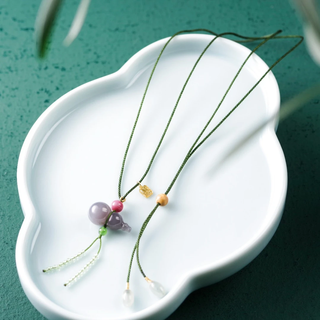 【意婵】烟芦|精品和田玉烟紫精雕葫芦项链18k金橄榄石-901254