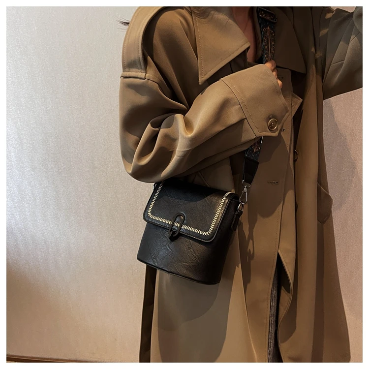 装手机的小包包女2024新款时尚春夏复古宽带斜挎包爆款小众手机包