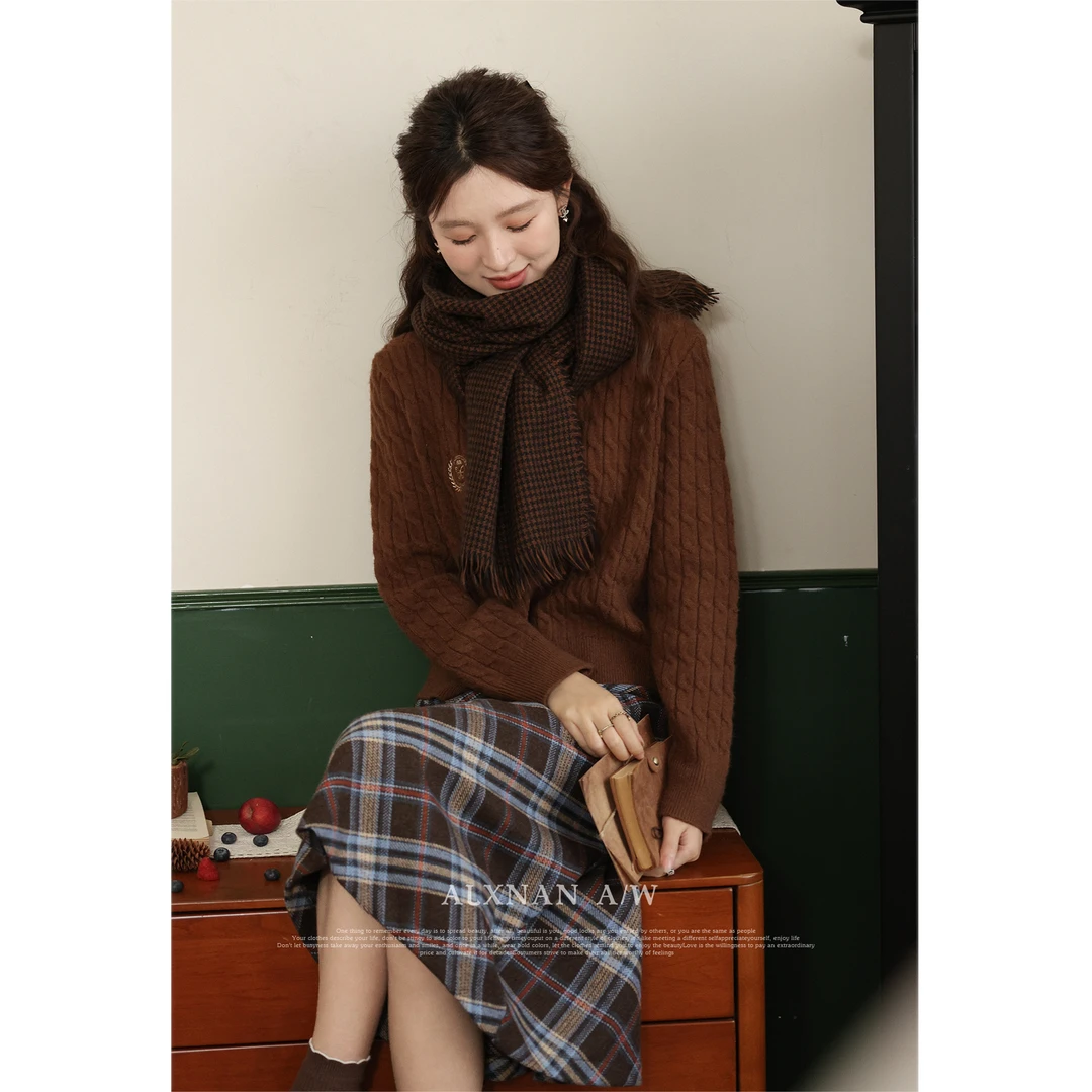 鹿向南《生巧拿铁》圆领麻花开衫毛衣慵懒风上衣女DYLXN661118