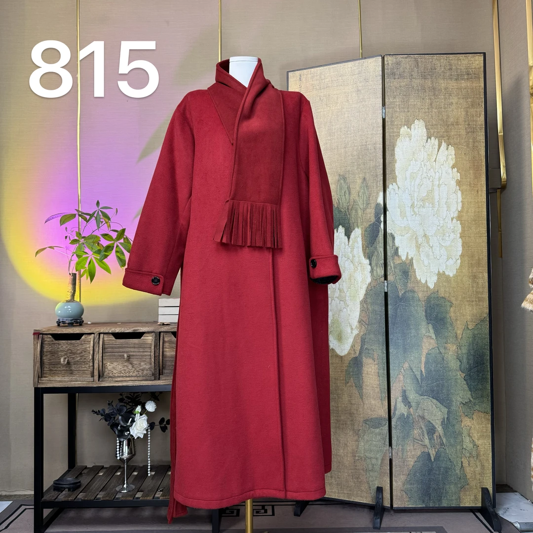 815红色围巾款大衣外套