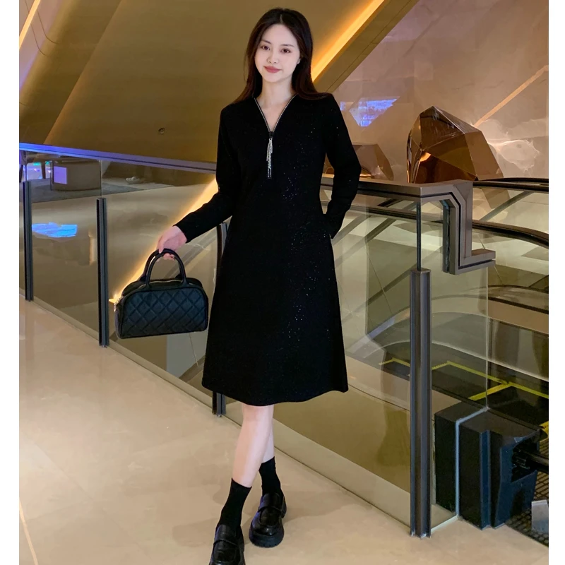 2025春装新品拉链设计经典气质显瘦小黑裙#8892