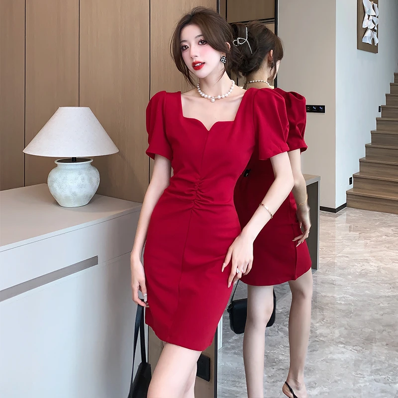 赫本风红色连衣裙女夏季新款高级感气质修身显瘦洋气礼服包臀裙子