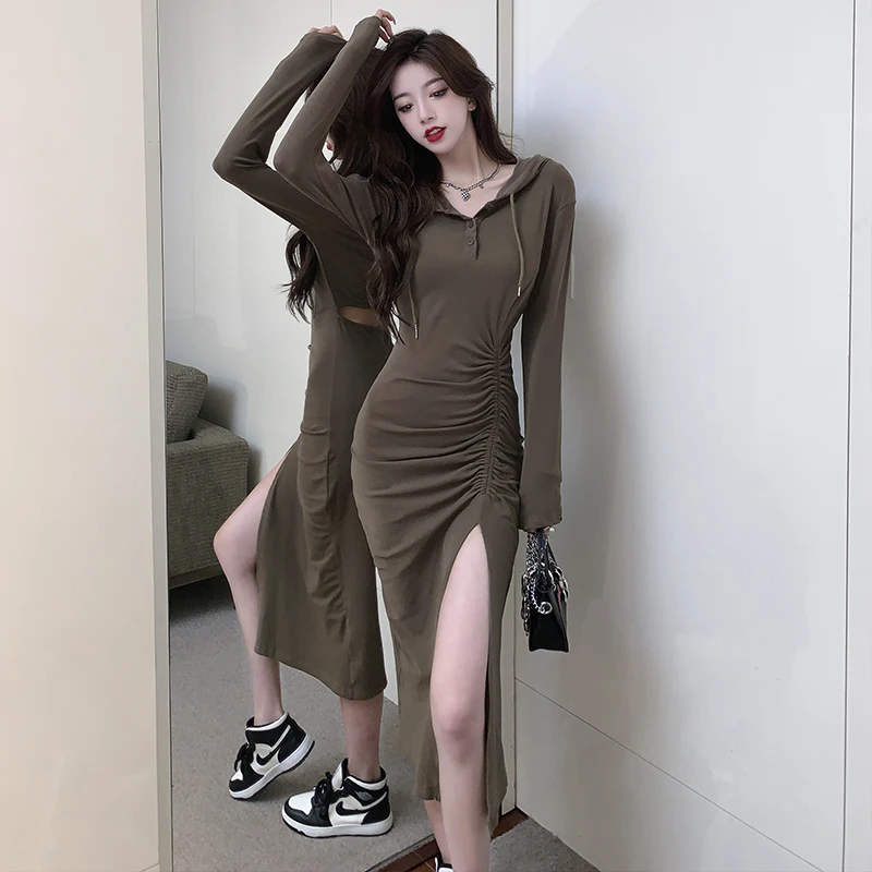 连帽包臀连衣裙女2024春秋季中长款气质开叉收腰显瘦纯欲褶皱裙子