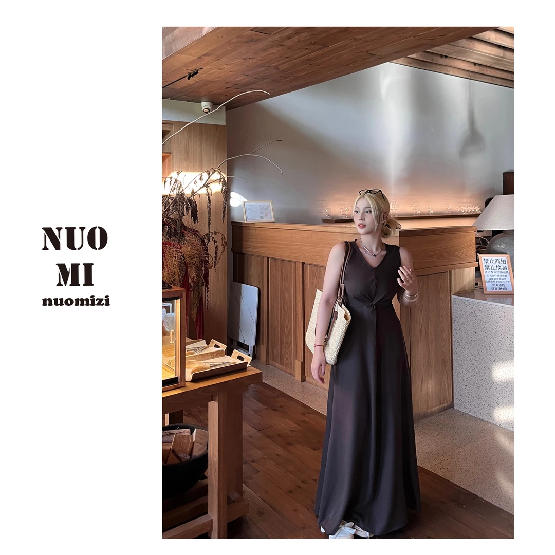 ZOZ糯米子【扭结背心裙】 新款时尚微胖mm修身显瘦连衣裙