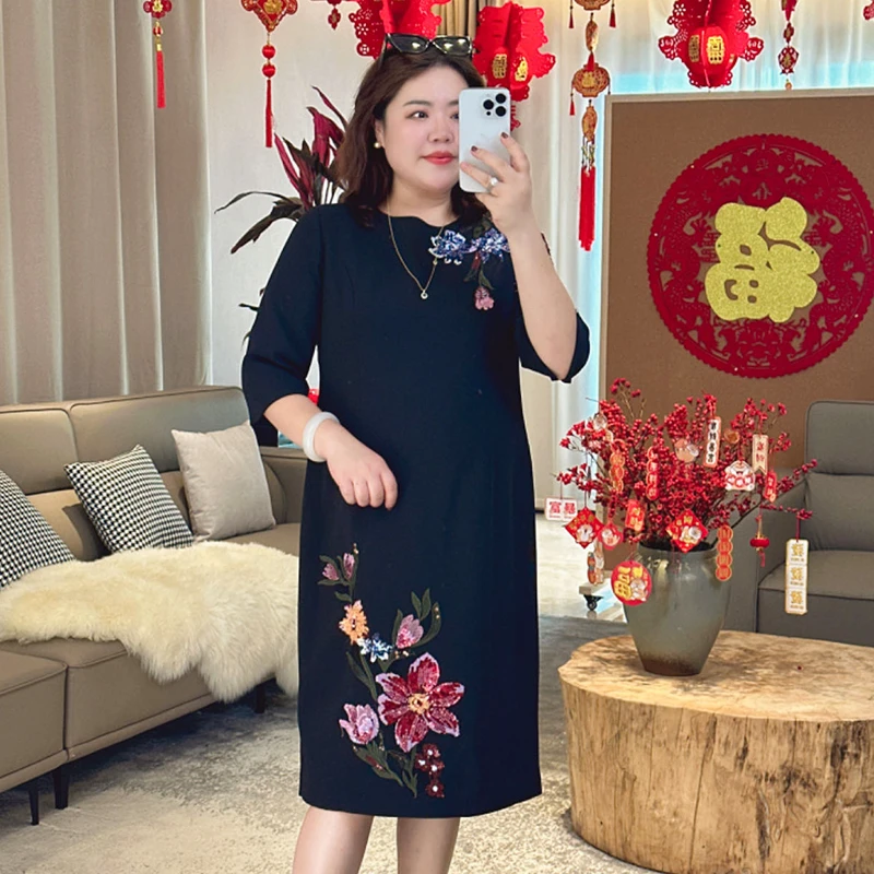 【刺绣连衣裙】录途大码女装2024新款春装200斤胖mm显瘦修身连衣裙