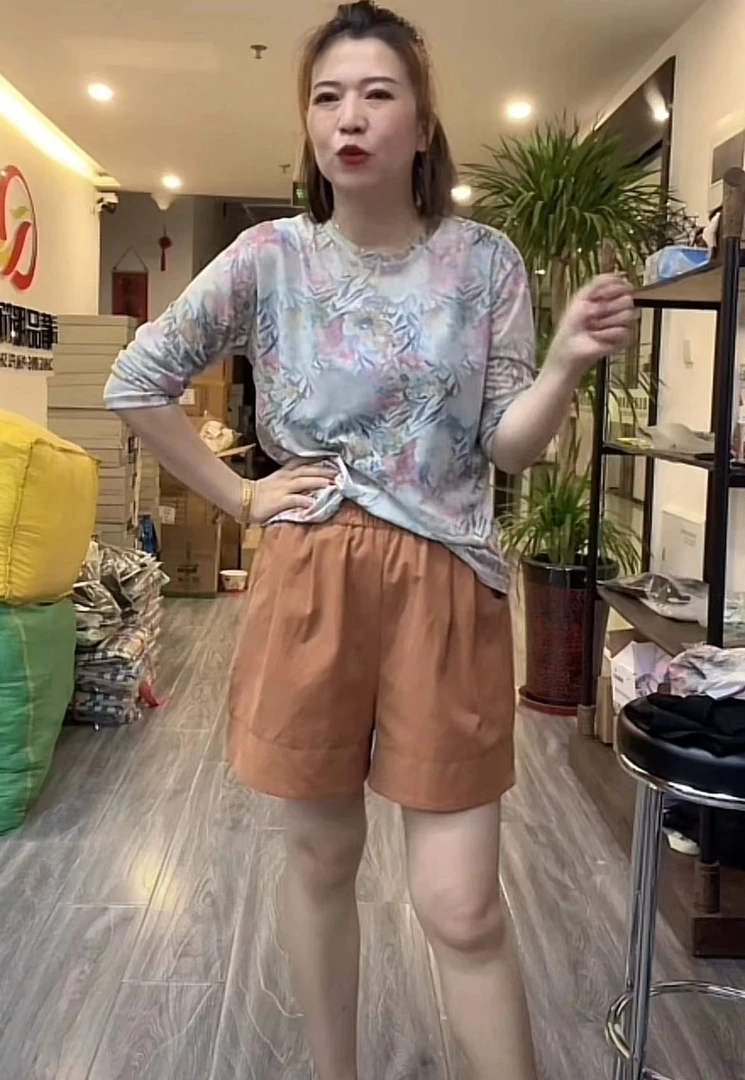 青青家【浓墨重彩】夏季花色冰丝防晒时尚百搭长袖小衫-102