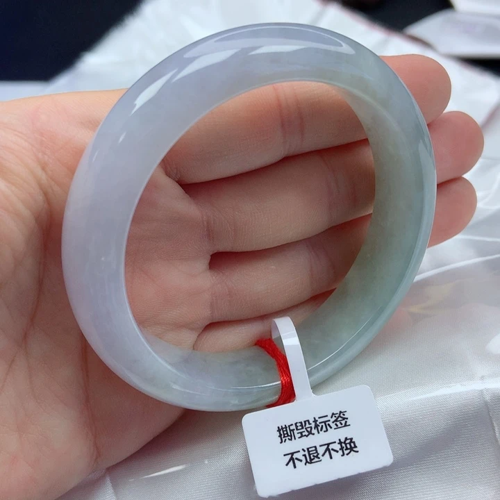 翡翠手镯未镶嵌玉56圈
