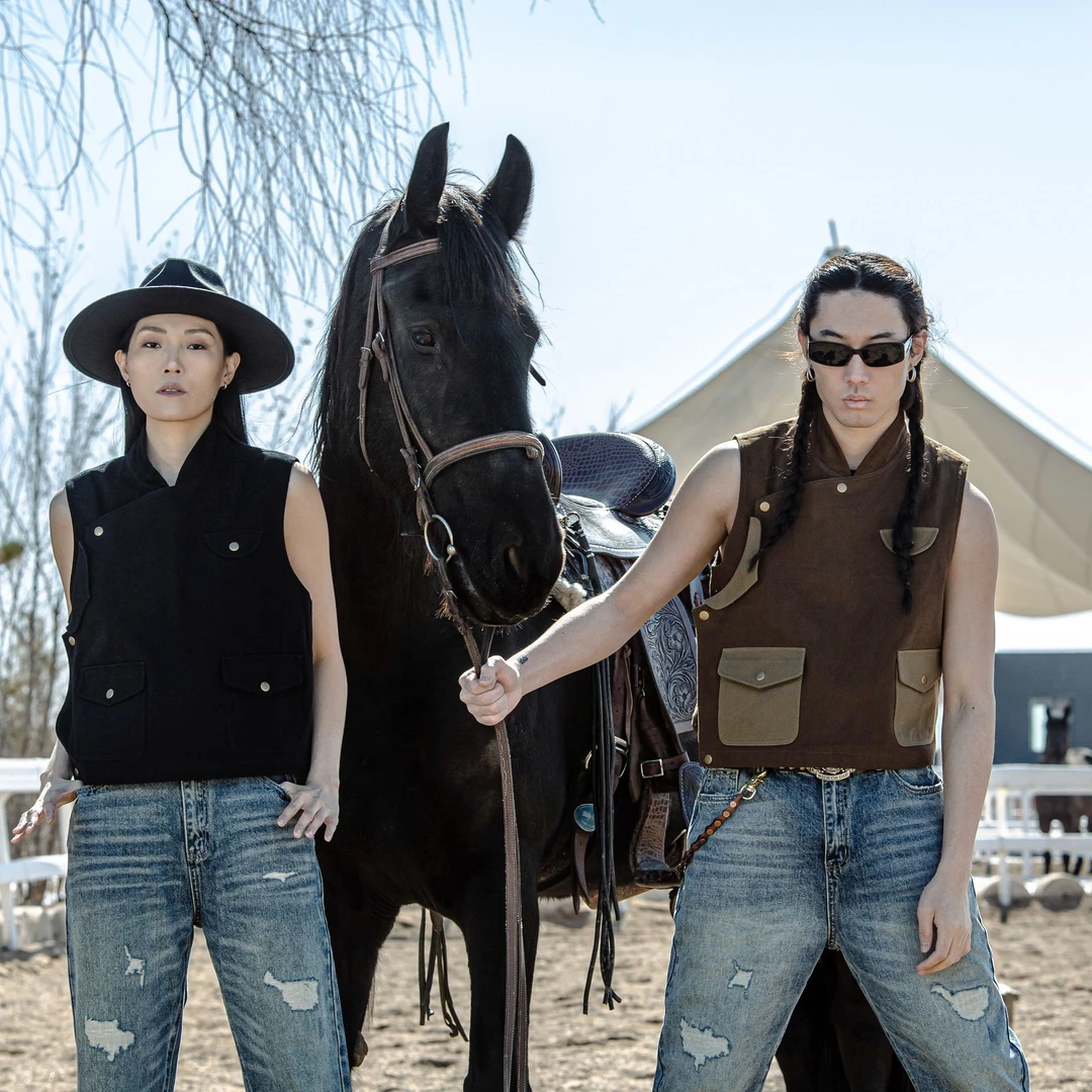 “烈马”男女同款马甲国潮