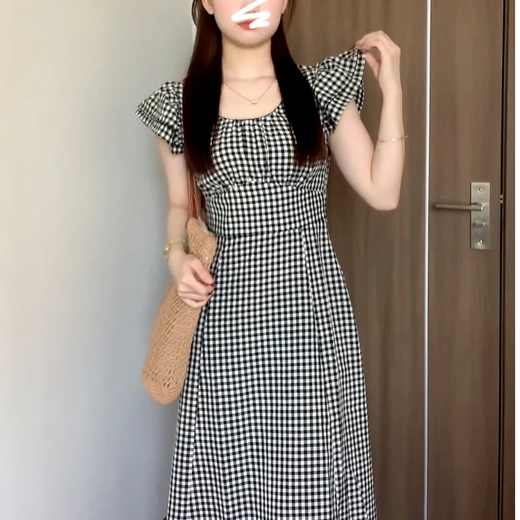 黑色格纹小飞袖连衣裙子女装夏季2024新款法式气质长裙3335