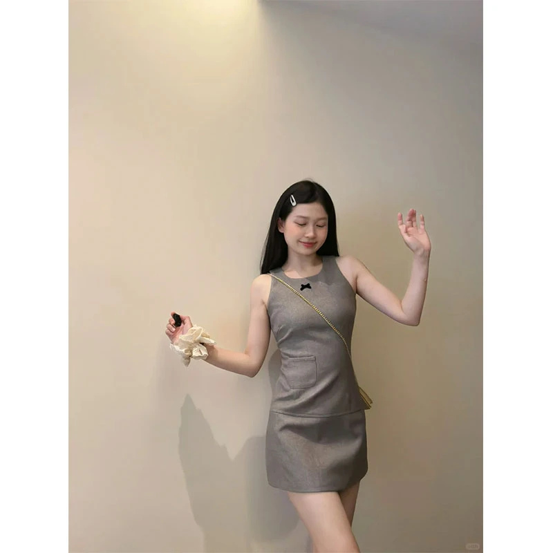 格雷少女2024夏季新款质感灰系千金风背心裙收腰设计感小个子短裙