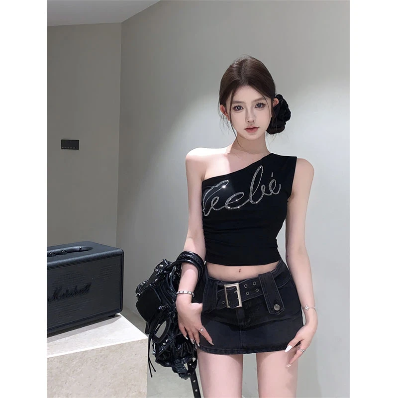 复古不对称显瘦字母烫钻斜肩辣妹背心衣女高腰设计感牛仔包臀短裙