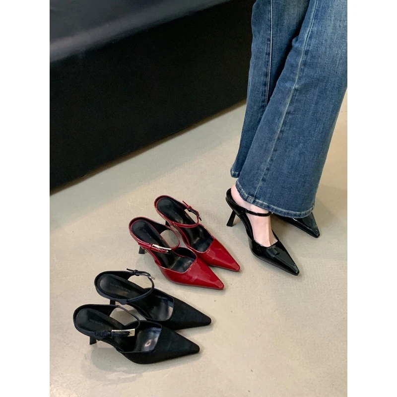 漆皮尖头高跟鞋2024春季一字扣带凉拖细跟包头半拖