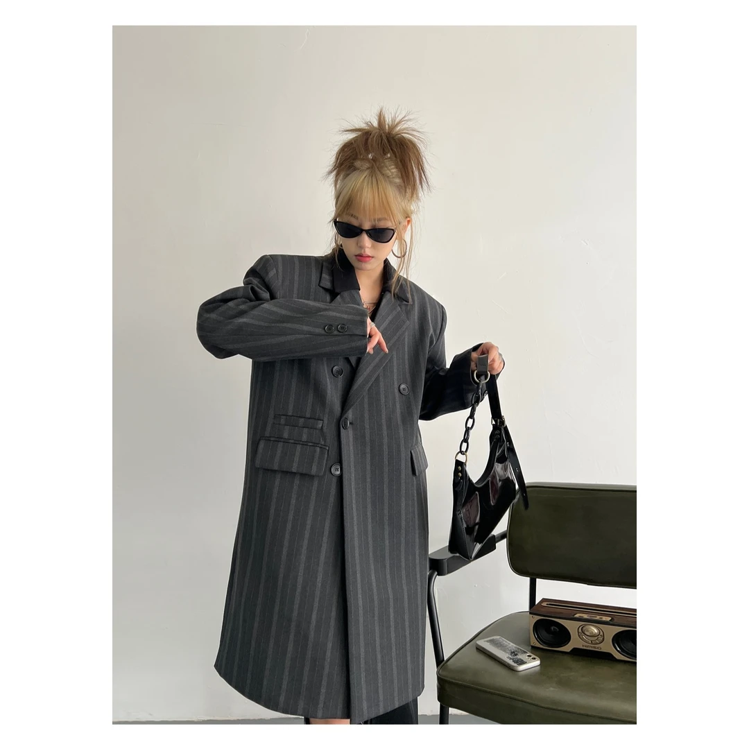 2025秋冬新款设计感条纹宽松休闲高街美式中长款西装风衣外套女潮