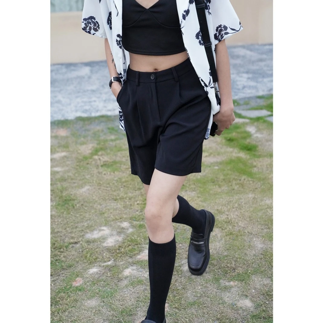 宽松薄款垂感黑色西装短裤女夏2024新款休闲显瘦百搭五分直筒裤子