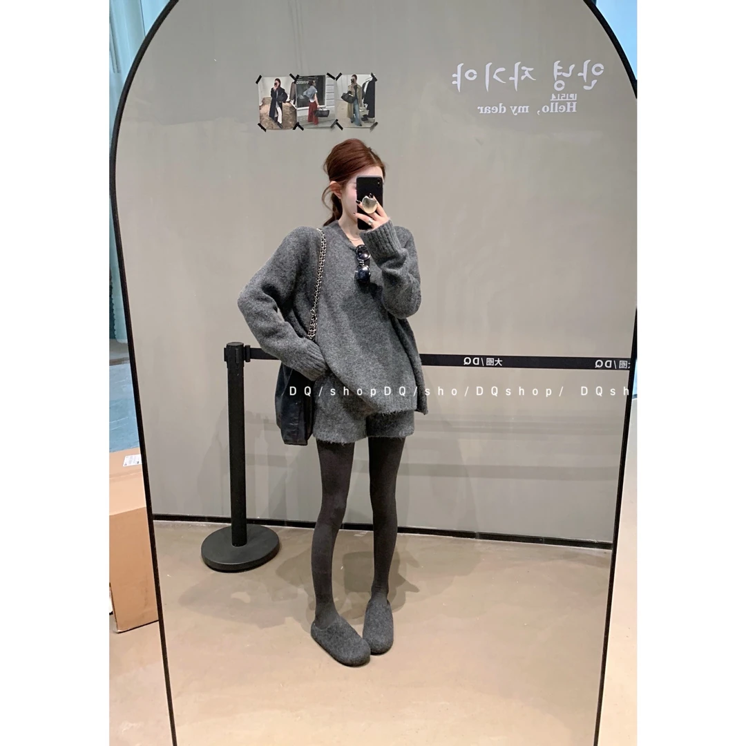 【 冬日序曲】 毛绒感毛衣➕短裤套装