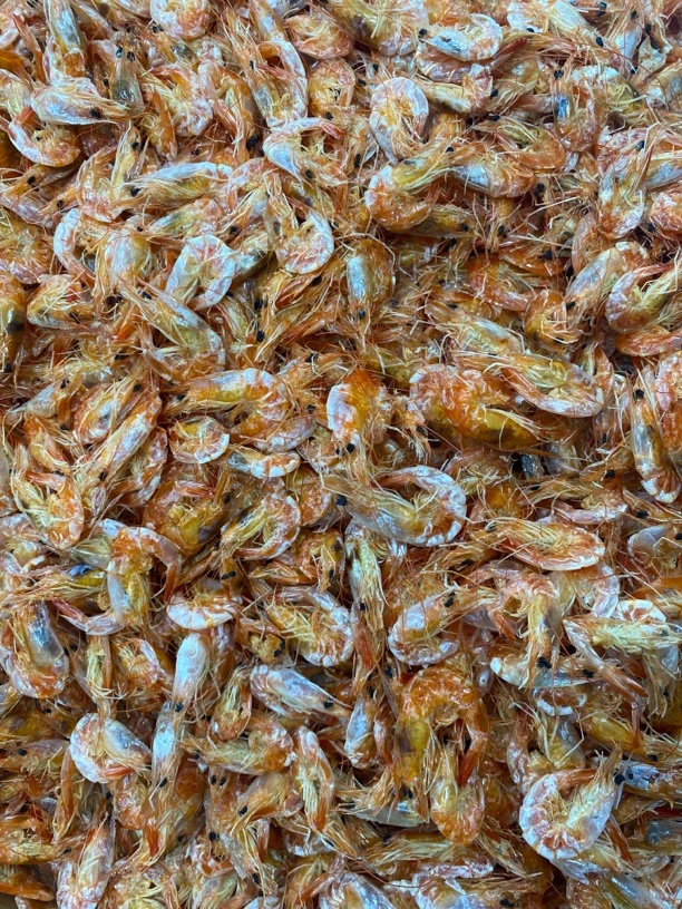淡晒小虾干当零食炒辣椒