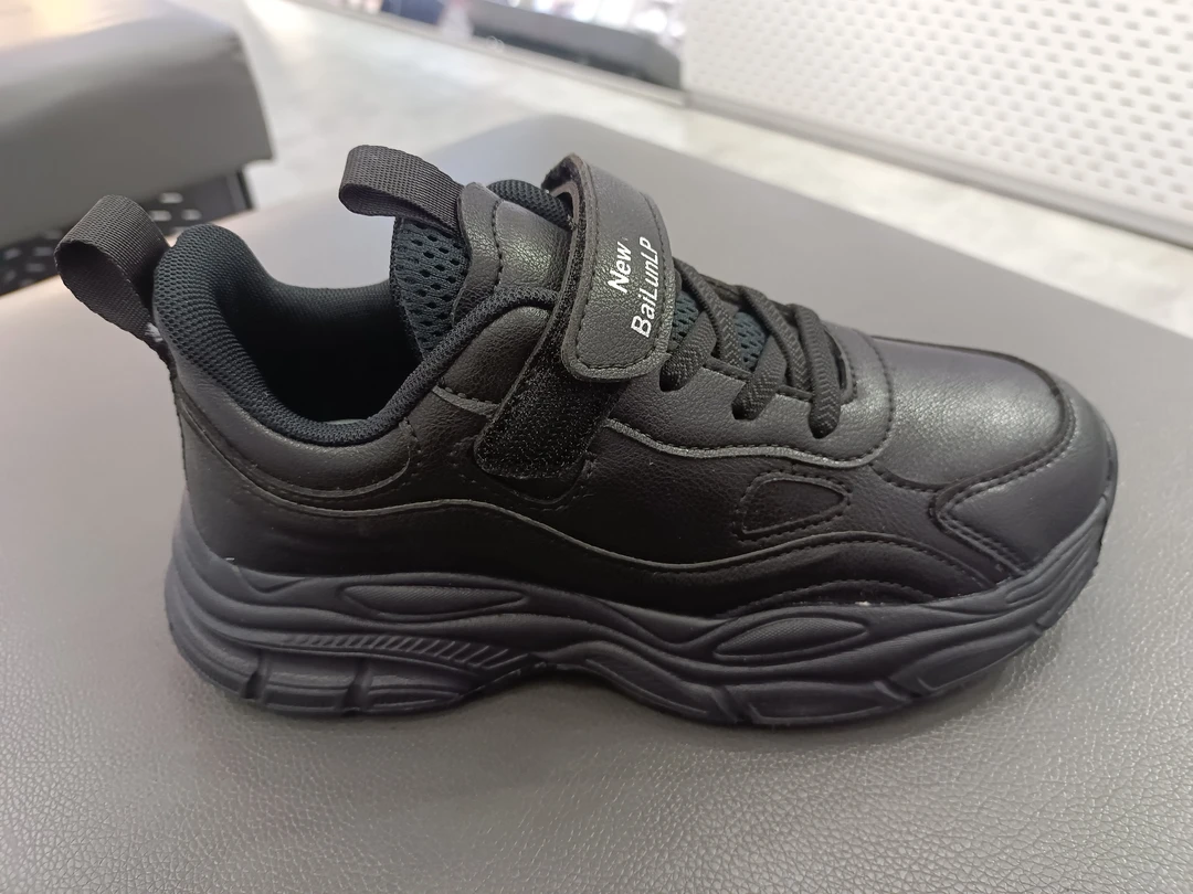 新百伦领跑梦想官方正品时尚休闲运动秋冬童款鞋黑色运动鞋跑鞋