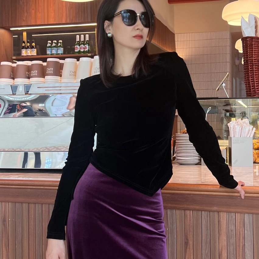 设计感丝绒拼接交叉下摆垫肩长袖T恤女2025春季新款洋气打底小衫