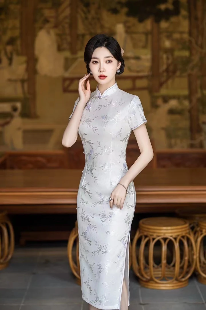 少女显白重磅紫郁金香提花绝美旗袍