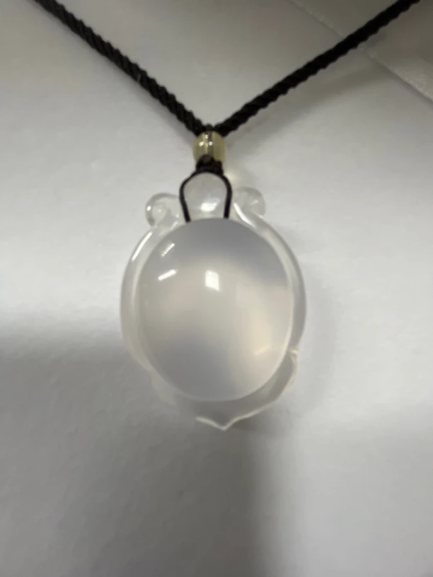 天然水晶冰晶吊坠胸坠，晶体干净，重22克左右