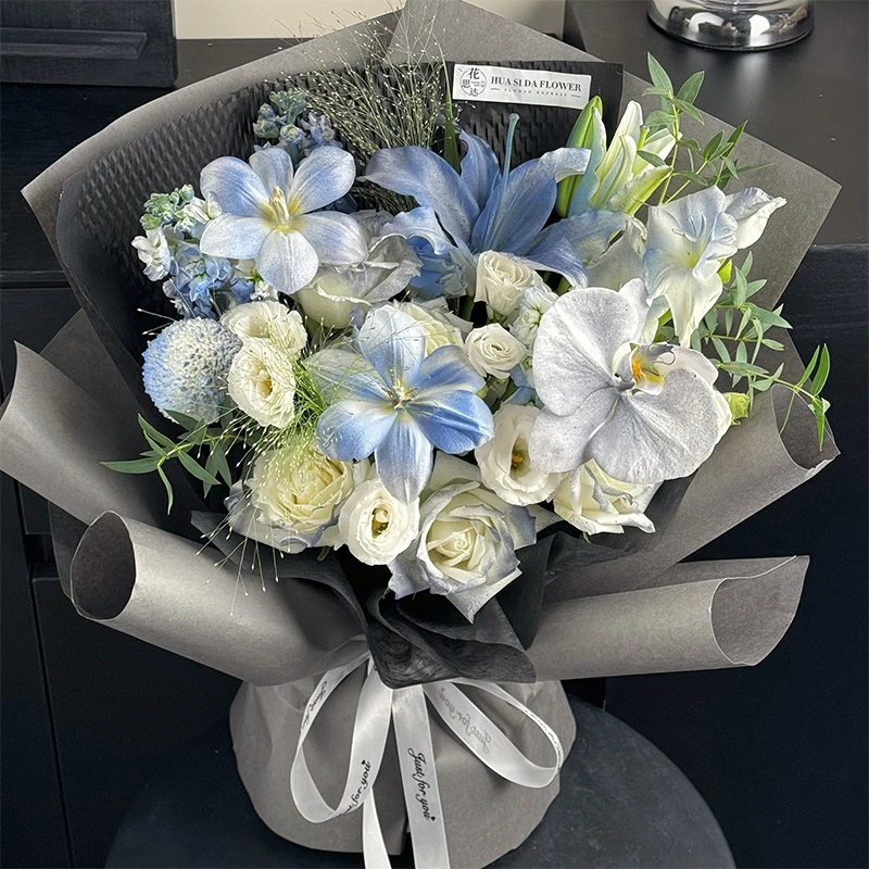 【花艺师实拍图】乒乓菊白色蝴蝶兰白玫瑰郁金香喷色花束送朋友闺蜜女友生日鲜花店同城配送上门小时达