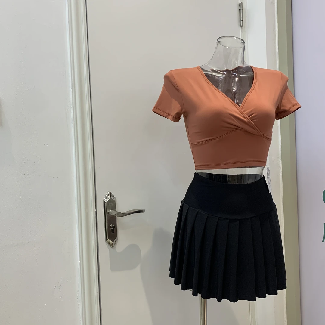 云感运动短袖短款上衣胸前交叉自带胸垫