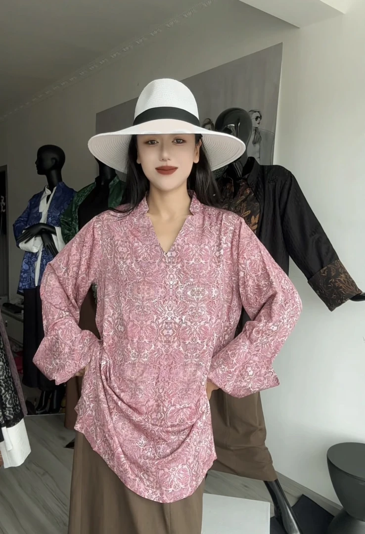 女士上衣长款经典款立领藏式风格如前后长短一样