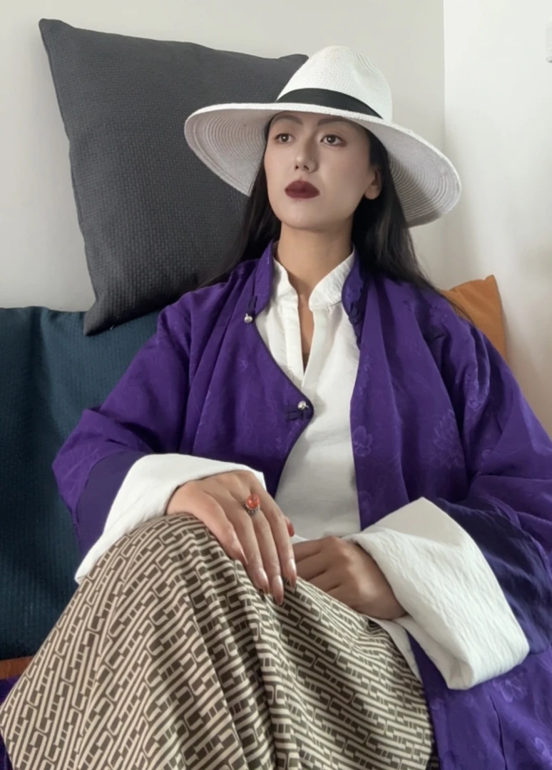 女士外套经典藏式款 紫色黑色袖子