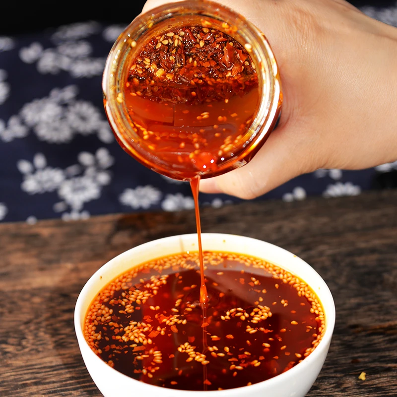 小苍娃辣椒油香辣麻辣鲜香红油调味料260g鲜辣微辣椒香凉拌拌饭
