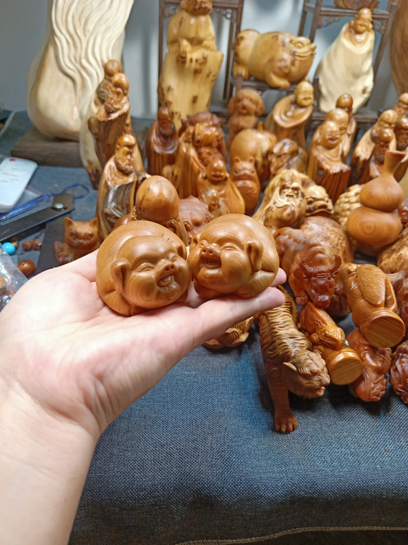 崖柏福猪手把件高油高密一对