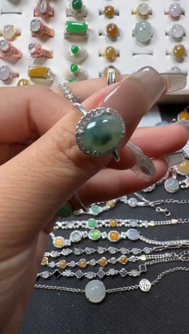 【闪购商品】翡翠戒指银S925镶嵌天然缅甸a货翡翠