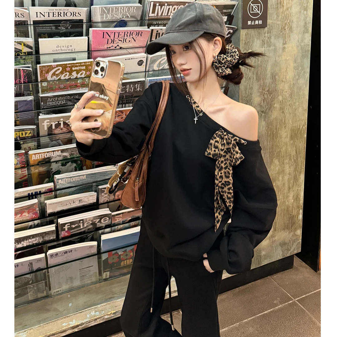 复古豹纹系带蝴蝶结露肩长袖上衣女2024早秋百搭休闲宽松套头卫衣
