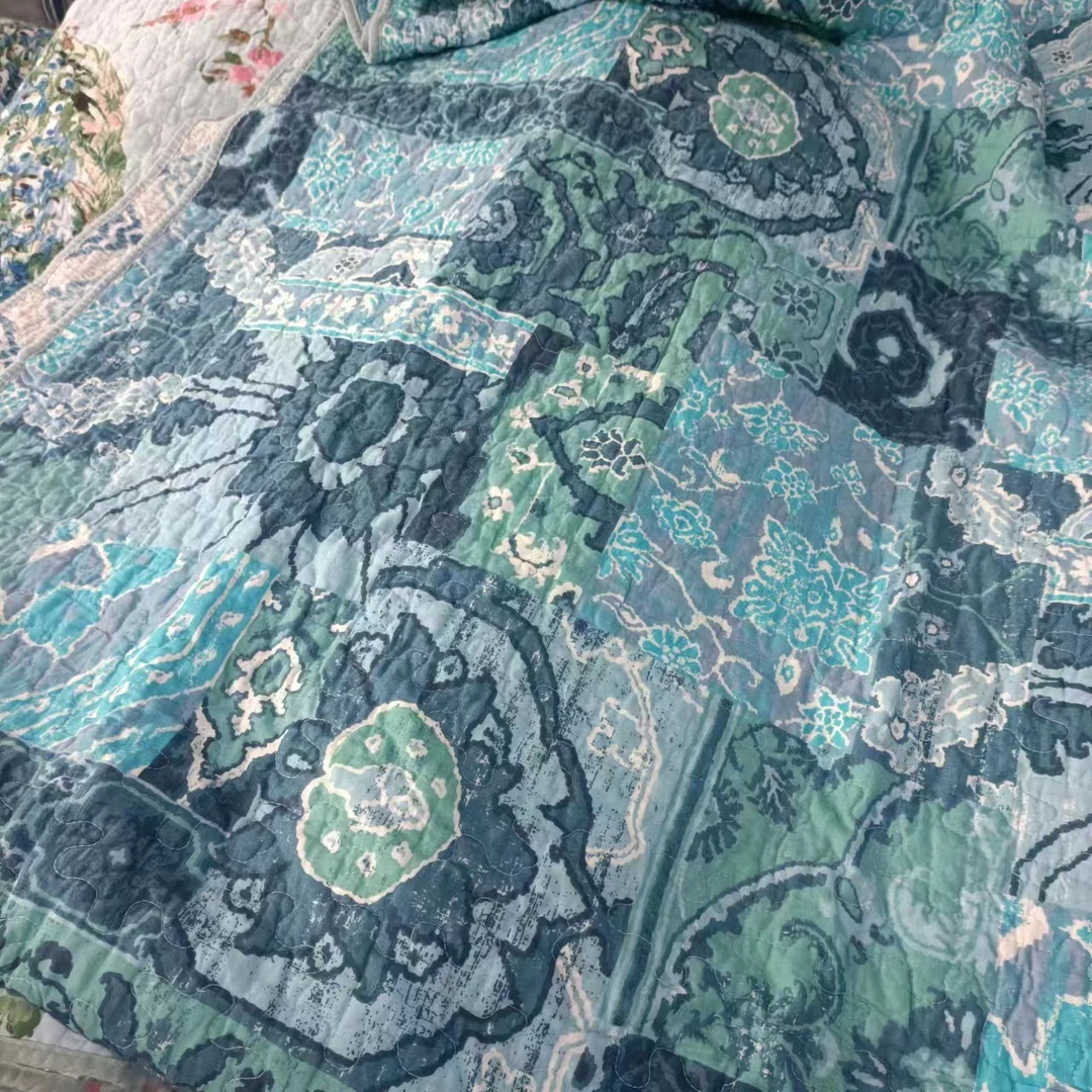 B1蓝色几何拼接款全棉绗缝被，床盖，约200*230