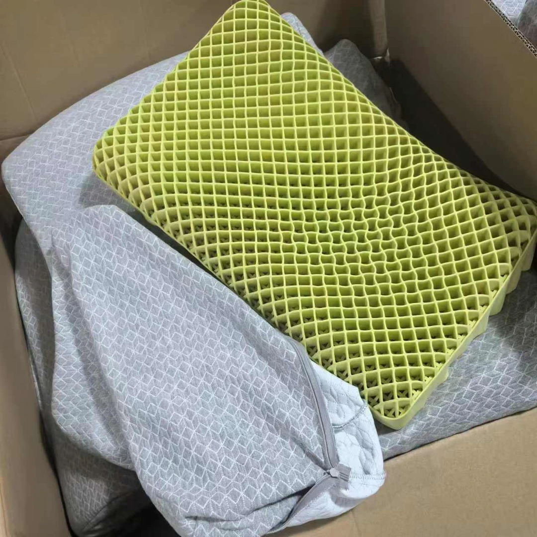 绿色TPE深睡格子透气护颈枕（枕套子颜色不分）尺寸35*52. 2.86kg